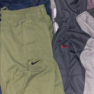 Nike zip up and joggers L/XL